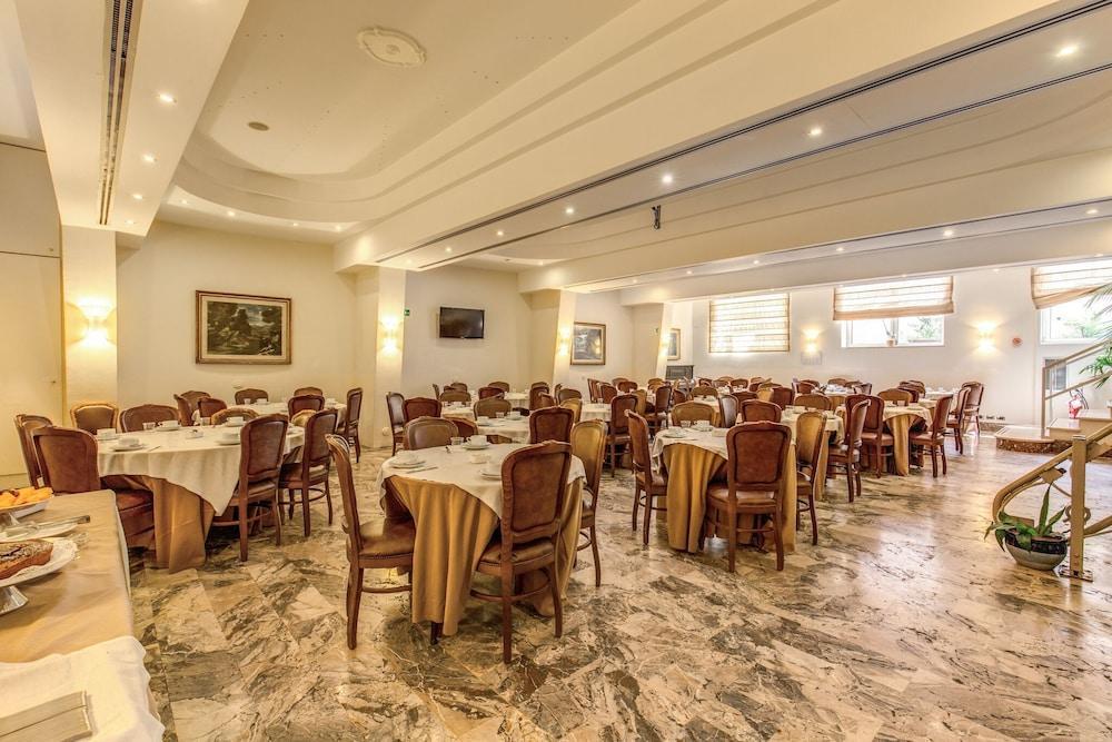 Pinewood Hotel Рим Екстериор снимка