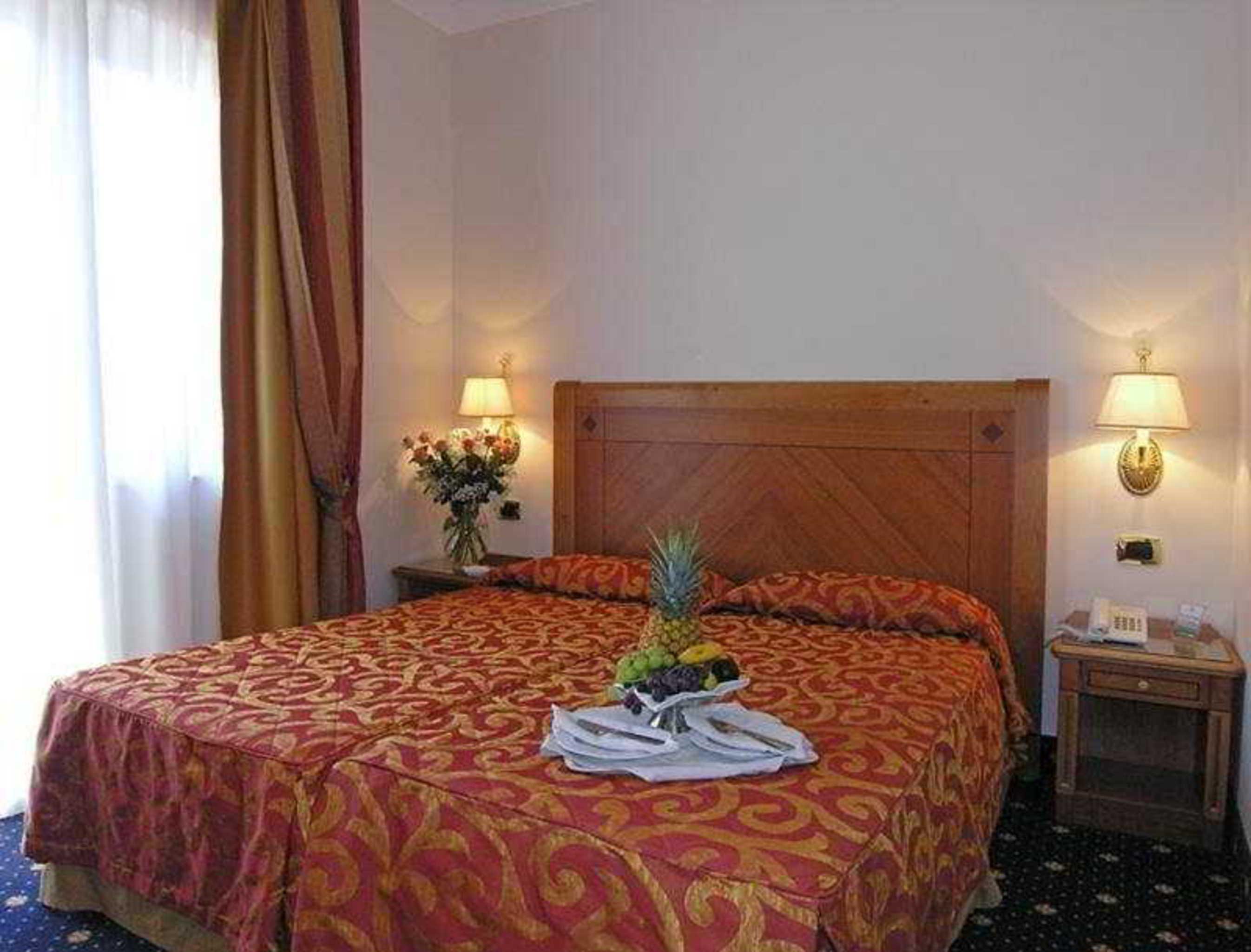 Pinewood Hotel Рим Екстериор снимка