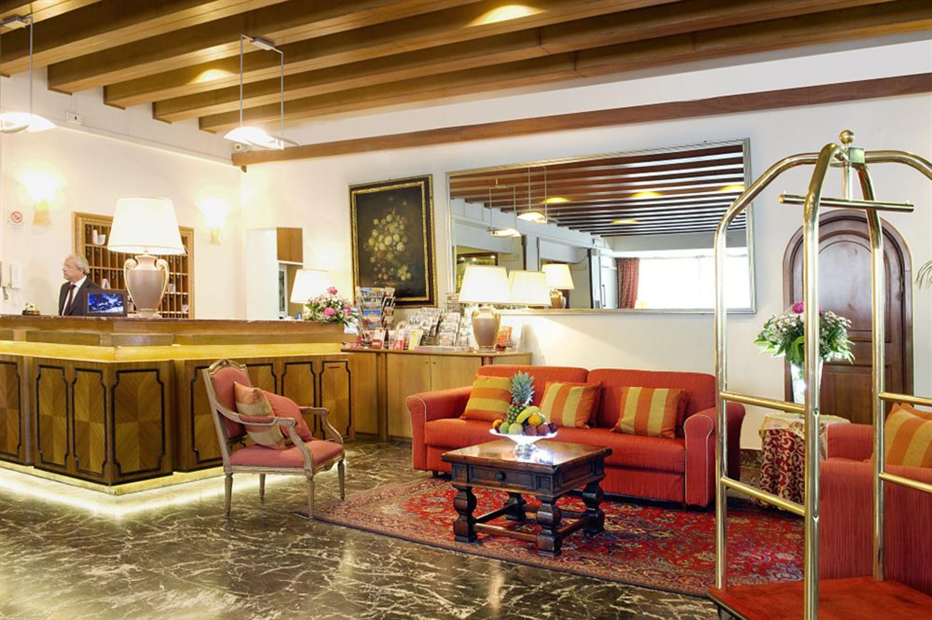 Pinewood Hotel Рим Екстериор снимка