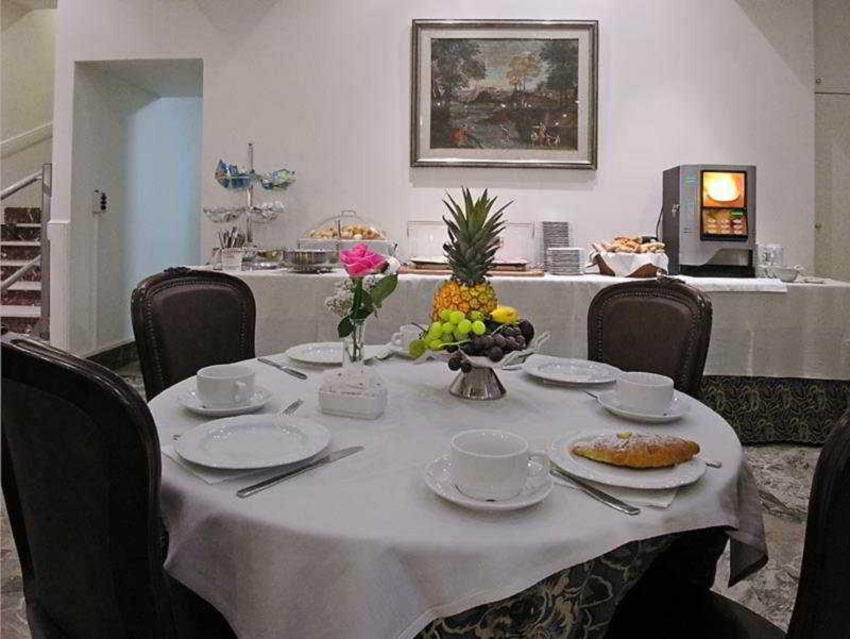 Pinewood Hotel Рим Екстериор снимка
