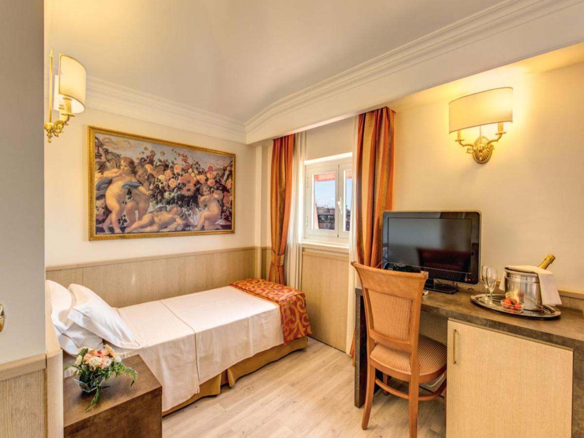Pinewood Hotel Рим Екстериор снимка