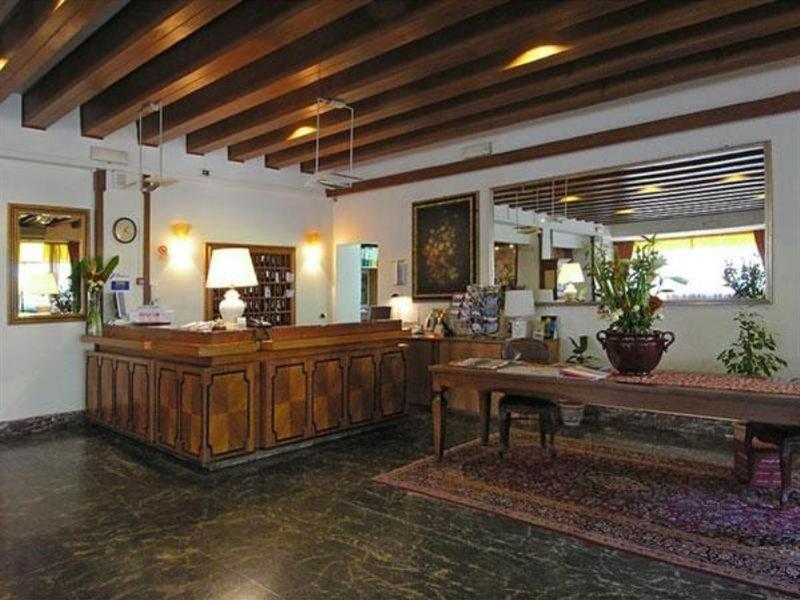 Pinewood Hotel Рим Екстериор снимка
