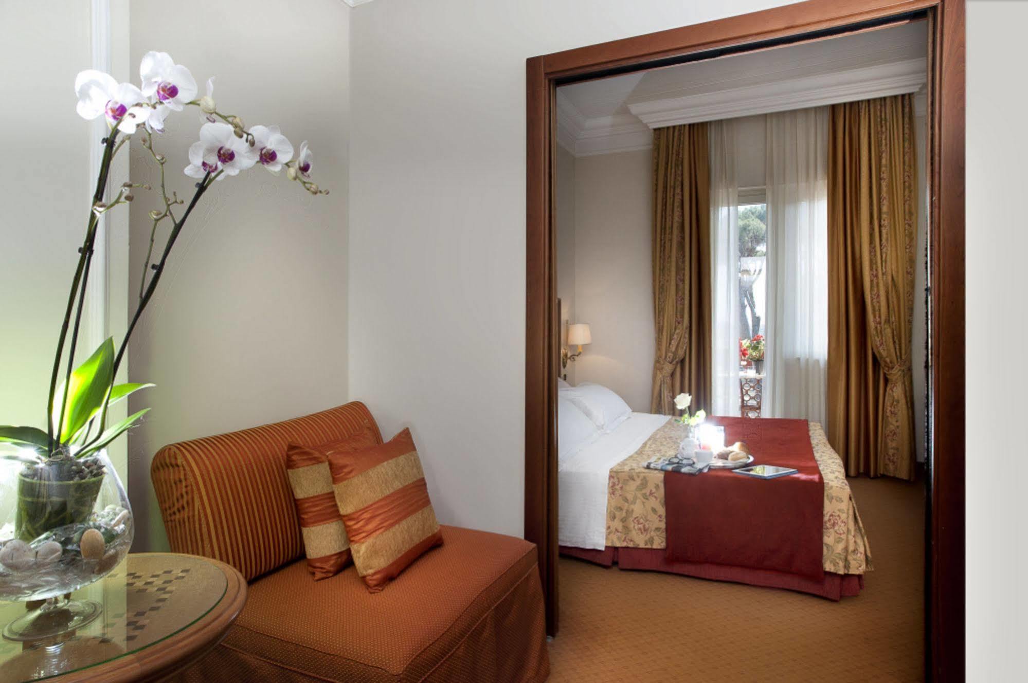 Pinewood Hotel Рим Екстериор снимка