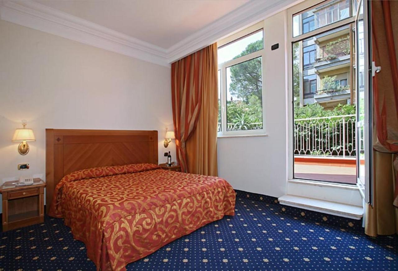 Pinewood Hotel Рим Екстериор снимка